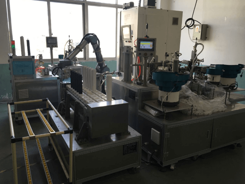 Six axis robot assembly line of filter element