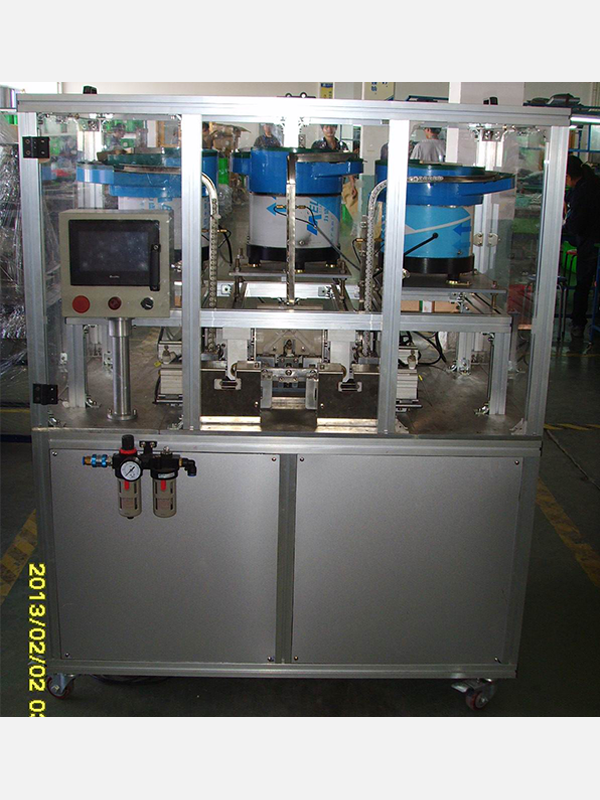 Double head assembly machine for spray gun tube